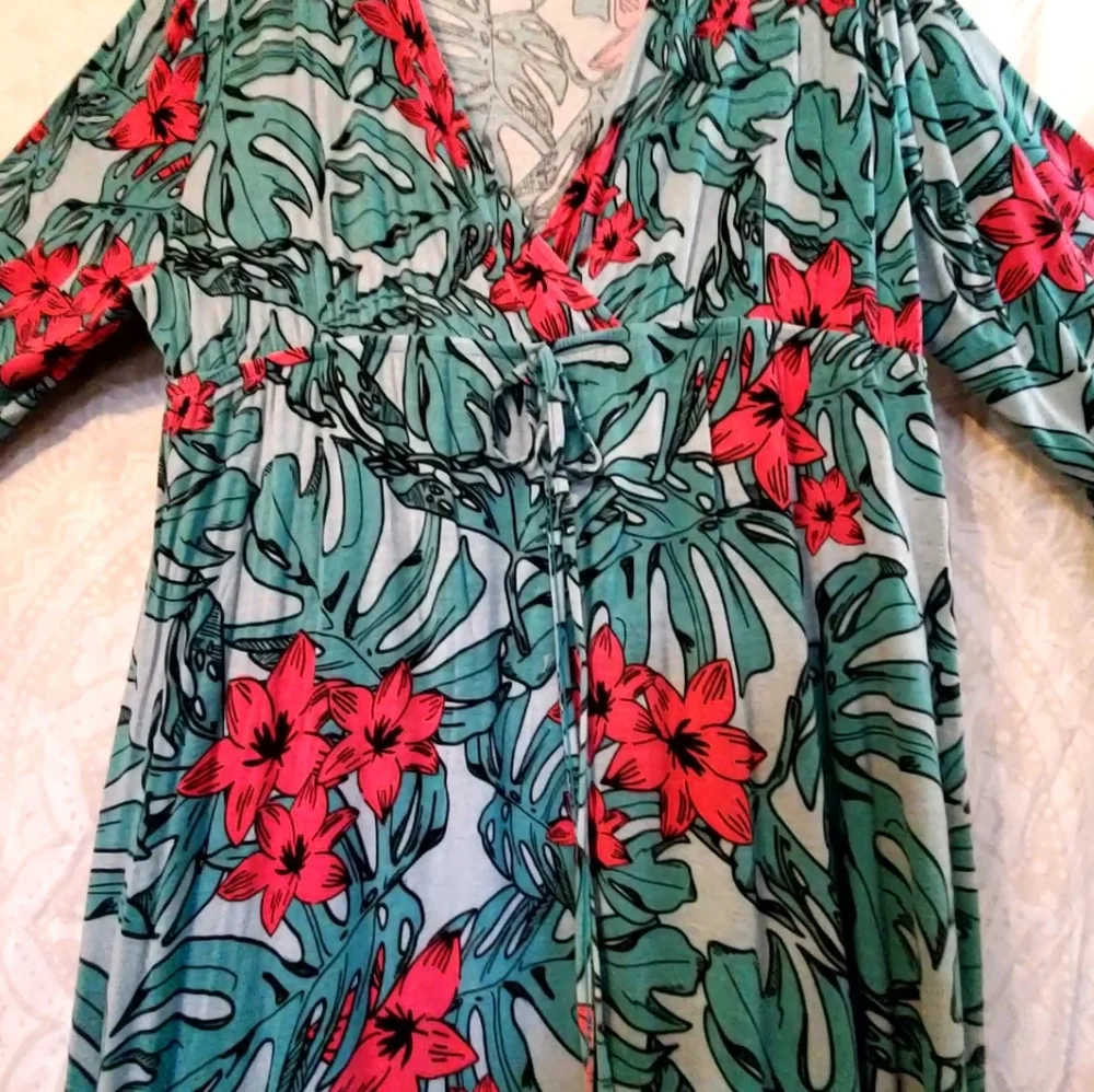 VENUS 3X Ruffle NightGown - Picture 2 of 8